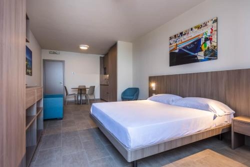 Imagen de la habitación del Hotel Le Torri Del Garda Familyspa Resort. Foto 9