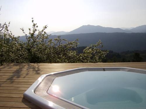 Imagen general del Hotel Le Tourisme. Foto 1