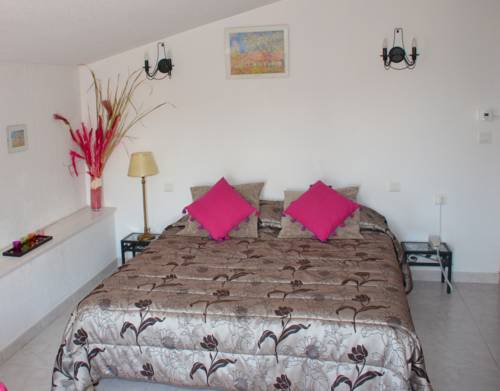 Imagen de la habitación del Hotel Le Tourisme. Foto 5