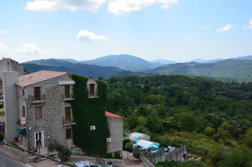 Imagen de la habitación del Hotel Le Tourisme. Foto 6