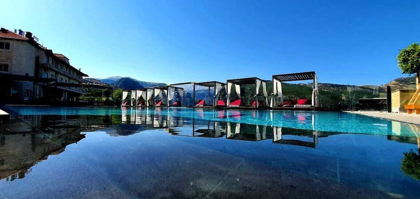 Imagen general del Hotel Le Tournant and Resort. Foto 1