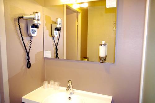 Imagen de la habitación del Hotel Le Trèfle. Foto 3