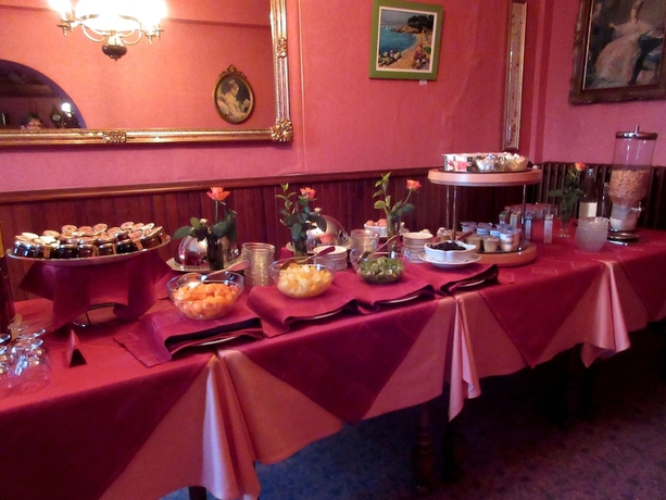 Imagen del bar/restaurante del Hotel Le Trianon. Foto 2