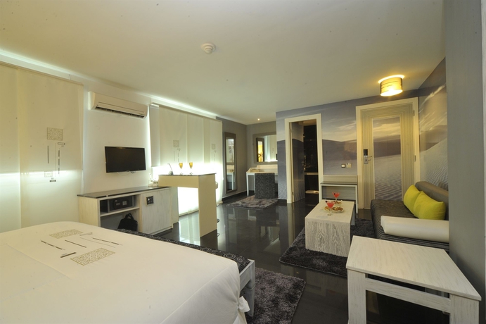 Imagen de la habitación del Hotel Le Trianon Luxury and Spa. Foto 4