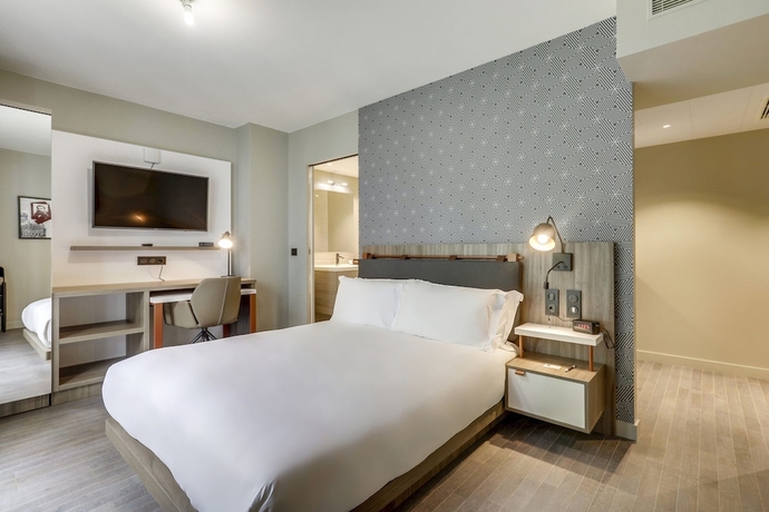 Imagen de la habitación del Hotel Le Triomphe Paris. Foto 9