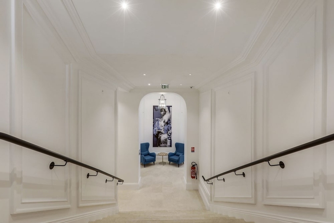 Imagen de los interiores del Hotel Le Triomphe Paris. Foto 13
