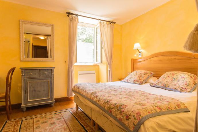 Imagen de la habitación del Hotel Le Troubadour. Foto 5