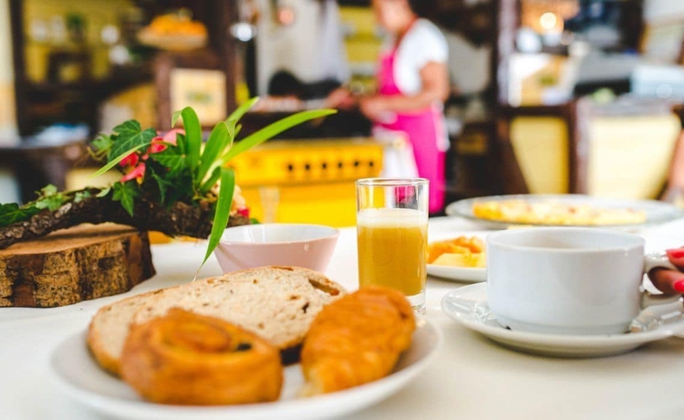 Imagen del bar/restaurante del Hotel Le Tsilaosa and Spa. Foto 6