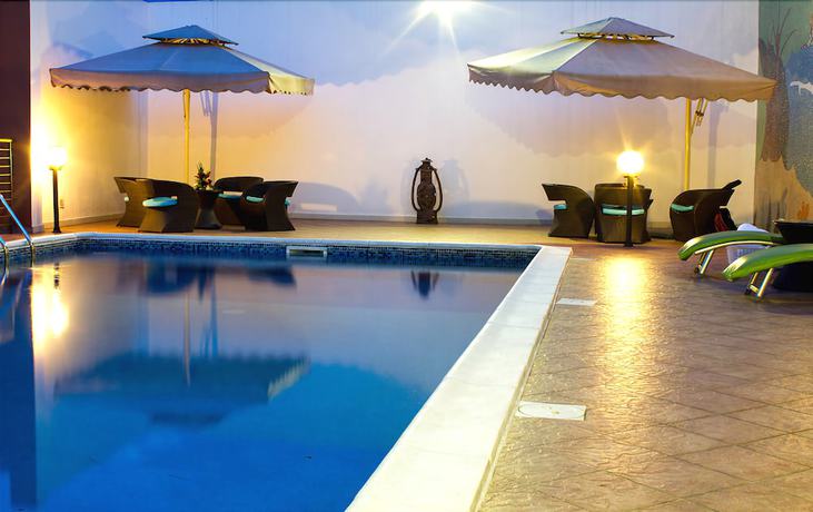 Imagen de la piscina del Hotel Le Vaisseau. Foto 20