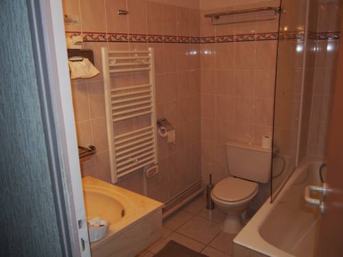 Imagen de la habitación del Hotel Le Val Saint Hilaire. Foto 9