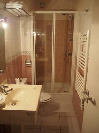 Imagen de la habitación del Hotel Le Val Saint Hilaire. Foto 16