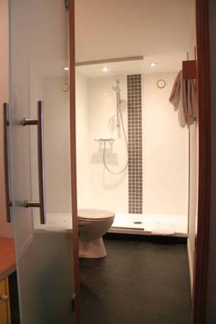Imagen de la habitación del Hotel Le Val-de-poix. Foto 16