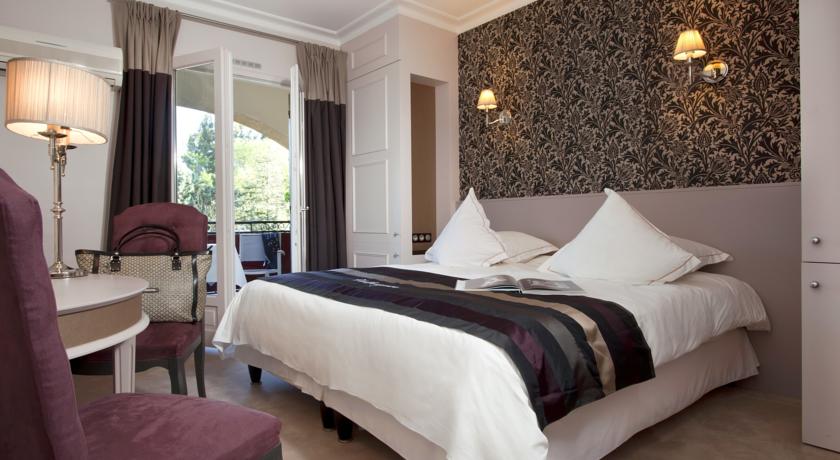 Imagen de la habitación del Hotel Le Vallon de Valrugues Spa. Foto 3