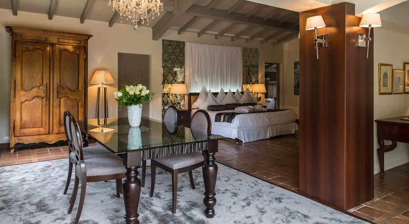 Imagen de la habitación del Hotel Le Vallon de Valrugues Spa. Foto 4