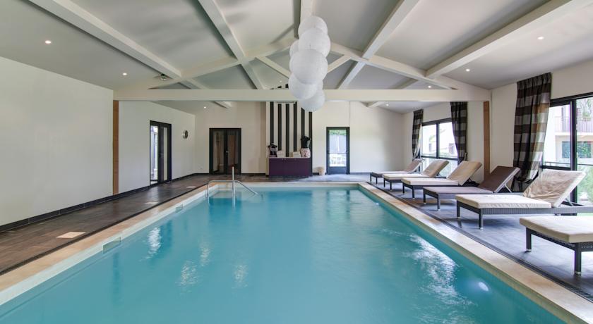 Imagen de la piscina del Hotel Le Vallon de Valrugues Spa. Foto 5