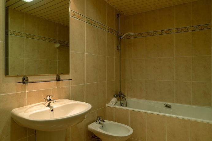 Imagen de la habitación del Hotel Le Valois, Cognac. Foto 10