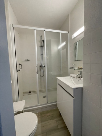 Imagen de la habitación del Hotel Le Vascon. Foto 10