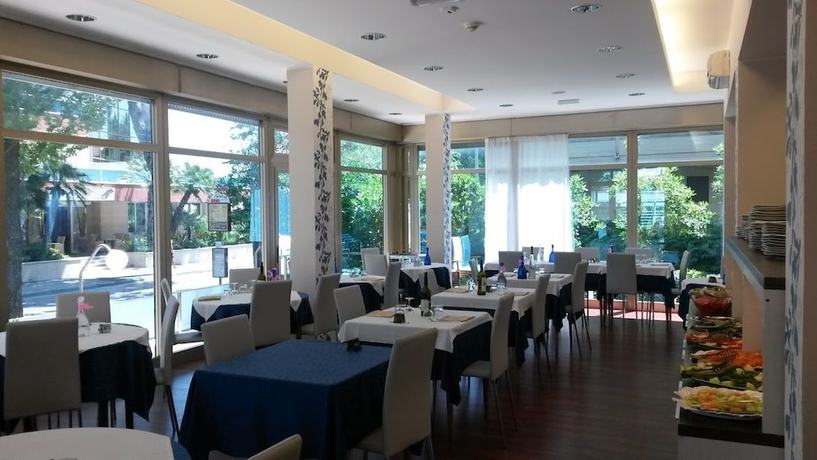 Imagen del bar/restaurante del Hotel Le Vele. Foto 2