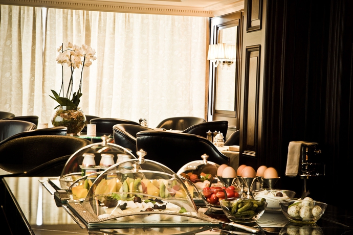 Imagen del bar/restaurante del Hotel Le Vendome Intercontinental. Foto 3