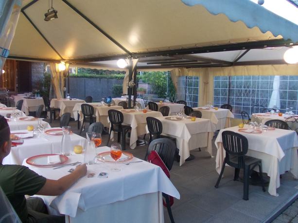 Imagen del bar/restaurante del Hotel Le Ville, San Colombano. Foto 3