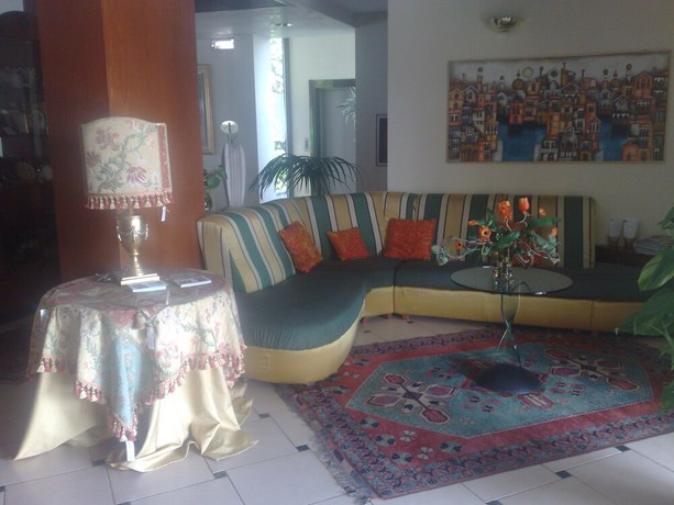Imagen de los interiores del Hotel Le Ville, San Colombano. Foto 8