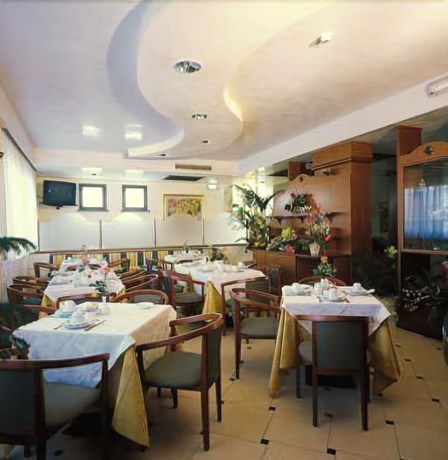 Imagen del bar/restaurante del Hotel Le Ville, San Colombano. Foto 4