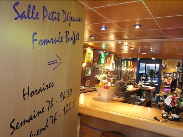 Imagen del bar/restaurante del Hotel Le Voltaire. Foto 6