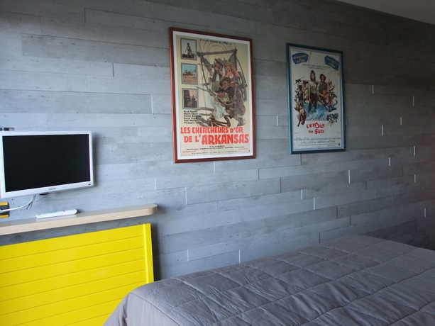 Imagen de la habitación del Hotel Le Voltaire, Rennes. Foto 10