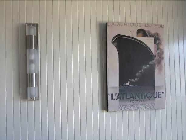 Imagen de la habitación del Hotel Le Voltaire, Rennes. Foto 11