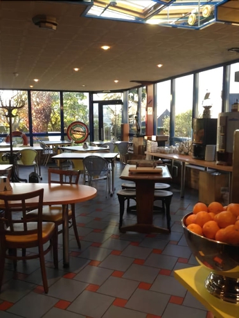 Imagen del bar/restaurante del Hotel Le Voltaire, Rennes. Foto 4