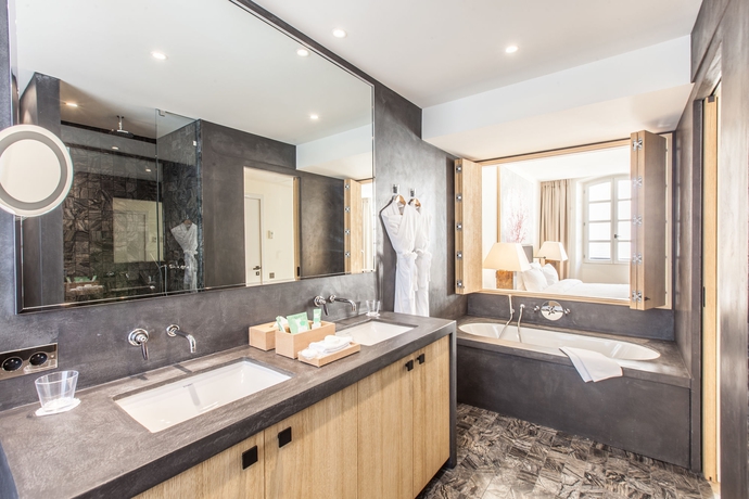 Imagen de la habitación del Hotel Le Yaca Saint-tropez. Foto 7