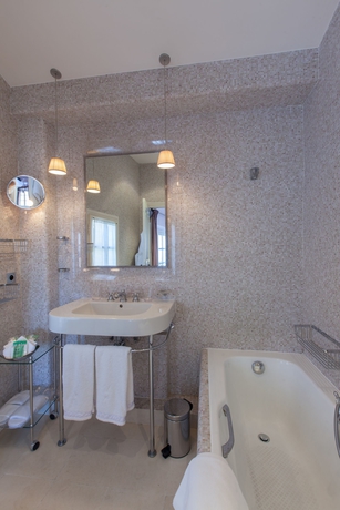 Imagen de la habitación del Hotel Le Yaca Saint-tropez. Foto 11