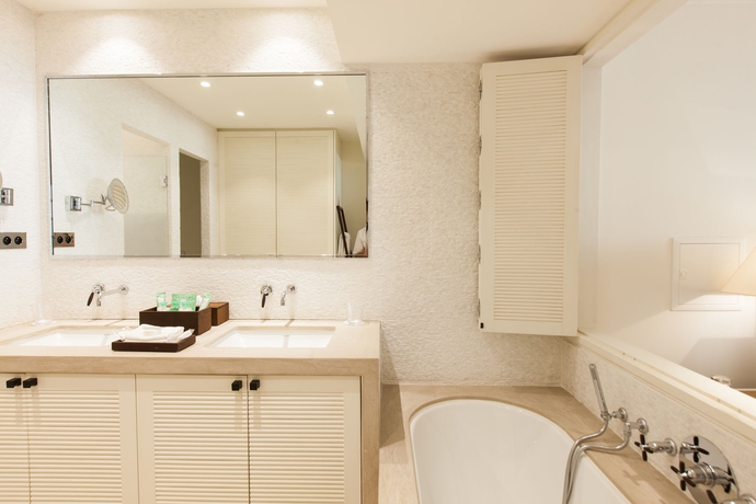 Imagen de la habitación del Hotel Le Yaca Saint-tropez. Foto 12