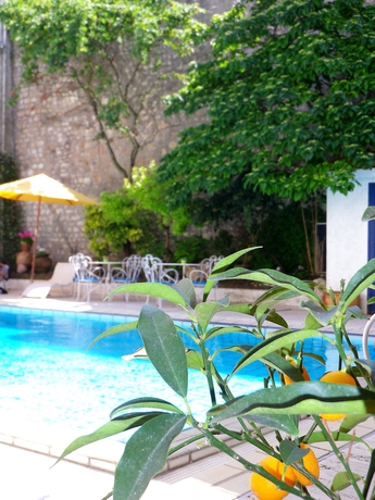 Imagen de la piscina del Hotel Le Yachtman, The Originals Collection. Foto 16