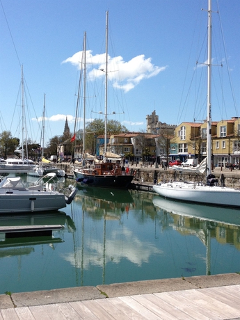 Imagen general del Hotel Le Yachtman, The Originals Collection. Foto 2