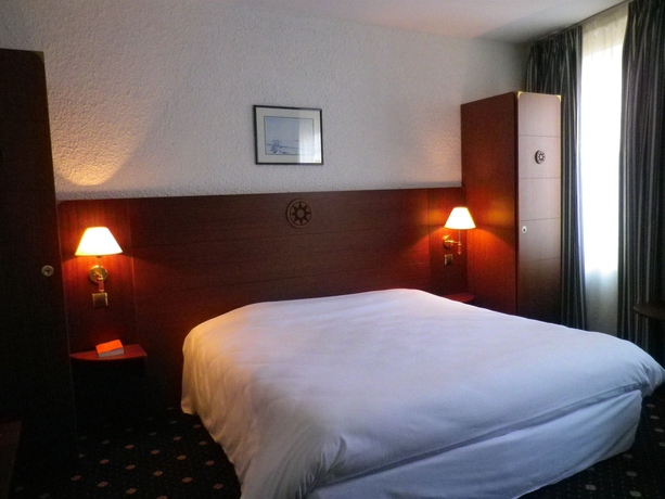 Imagen de la habitación del Hotel Le Yachtman, The Originals Collection. Foto 8