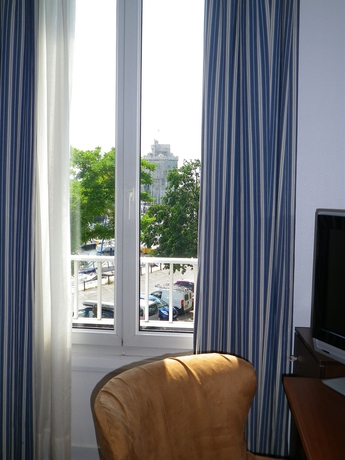 Imagen de la habitación del Hotel Le Yachtman, The Originals Collection. Foto 9