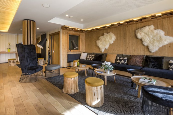 Imagen de los interiores del Hotel Le Yule Hotel and Spa. Foto 16