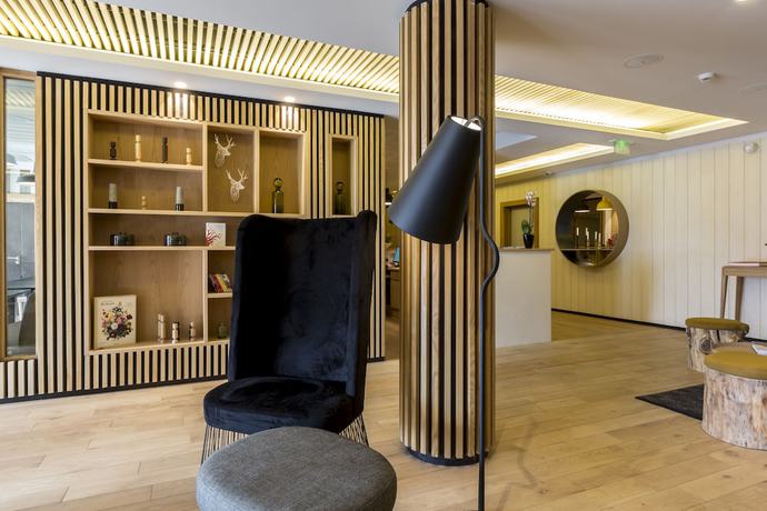 Imagen de los interiores del Hotel Le Yule Hotel and Spa. Foto 17