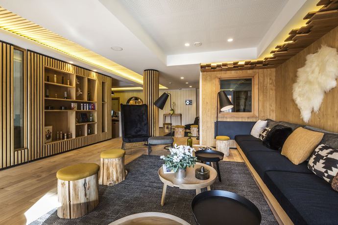 Imagen de los interiores del Hotel Le Yule Hotel and Spa. Foto 18