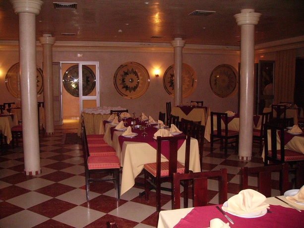 Imagen del bar/restaurante del Hotel Le Zat. Foto 2