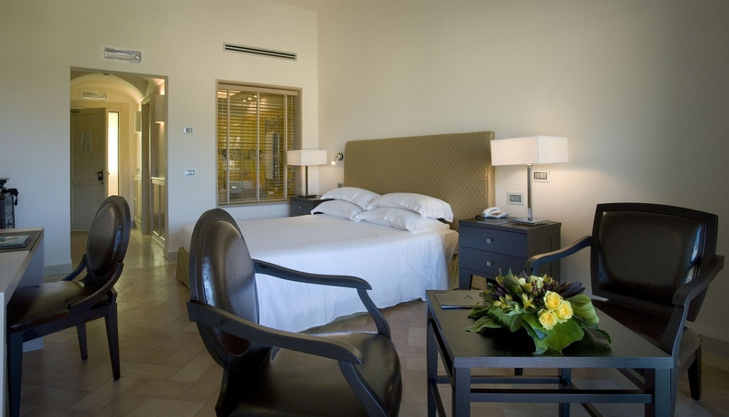 Imagen de la habitación del Hotel L'ea Bianca Luxury Resort. Foto 6