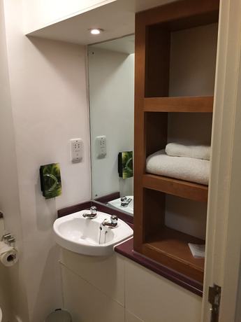 Imagen de la habitación del Hotel Lea Gate. Foto 5