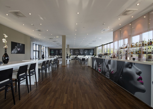 Imagen del bar/restaurante del Hotel Légère Luxembourg. Foto 1