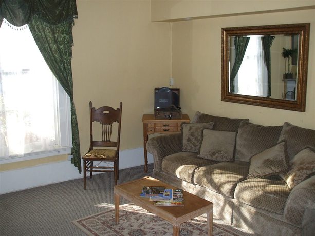 Imagen de la habitación del Hotel L&eacute;ger Restaurant and Saloon. Foto 4
