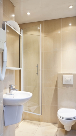 Imagen de la habitación del Hotel Léna. Foto 9