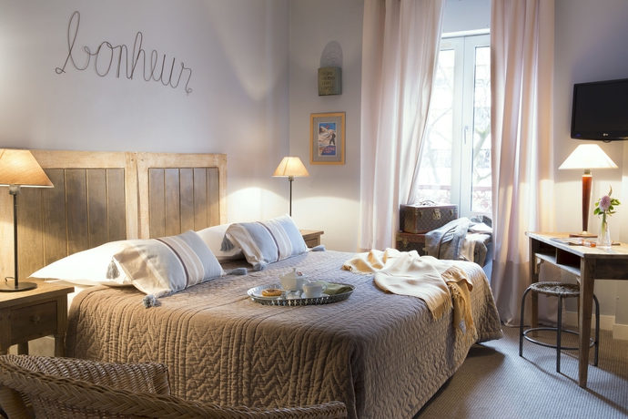 Imagen de la habitación del Hotel L&eacute;opold, Montparnasse. Foto 13