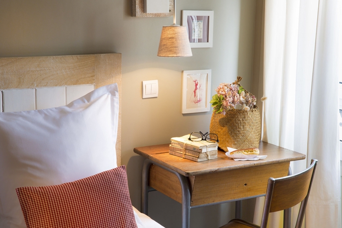 Imagen de la habitación del Hotel Léopold, París. Foto 11