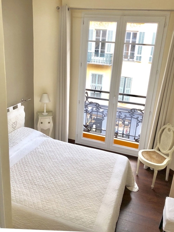 Imagen de la habitación del Hotel L&eacute;pante, Niza. Foto 7
