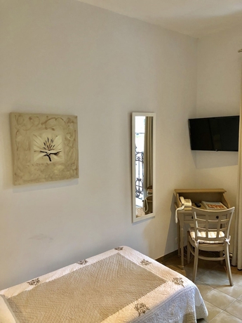 Imagen de la habitación del Hotel L&eacute;pante, Niza. Foto 10